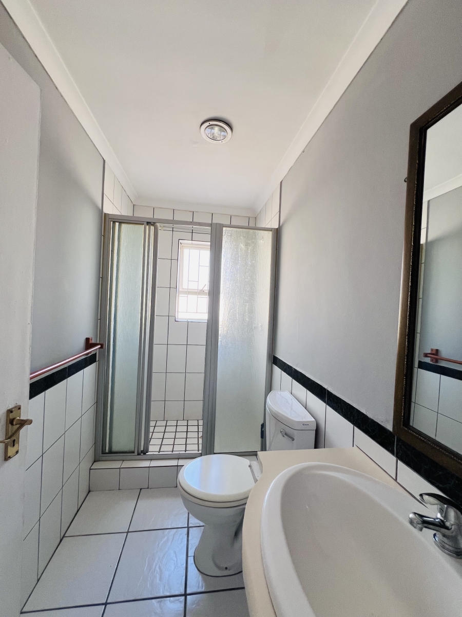 2 Bedroom Property for Sale in Pine Acres Western Cape